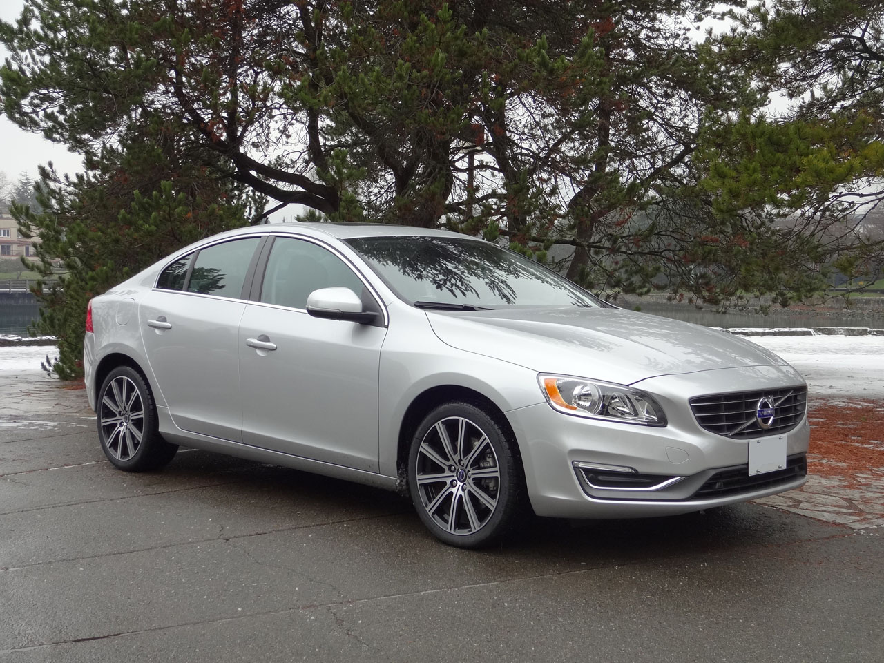 2015 Volvo S60 T6 AWD Road Test Review | The Car Magazine
