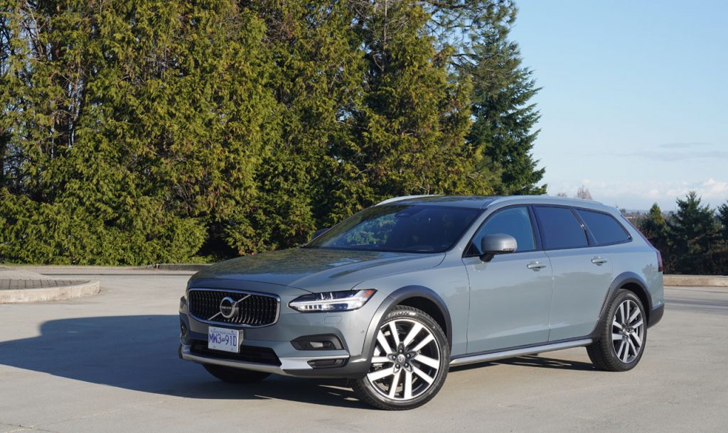 The new 2022 Volvo V90 Cross Country B6 AWD looks good in this park setting.