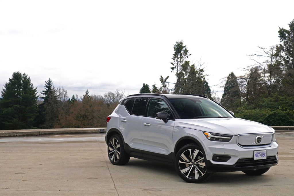 The new 2022 Volvo XC40 Recharge Pure Electric looks good against its foggy backdrop.