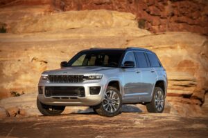 Front side shot of the Jeep Grand Cherokee