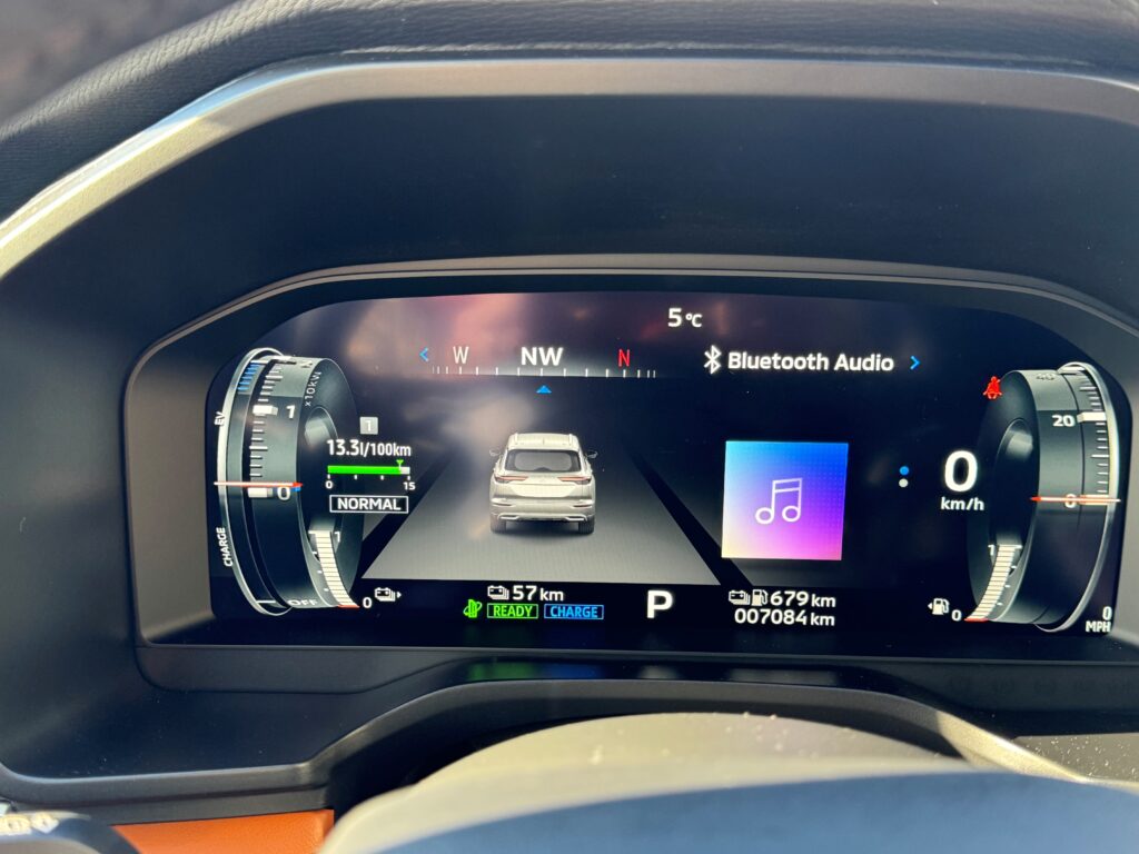 2024 Mitsubishi Outlander PHEV - Instruments Close Up