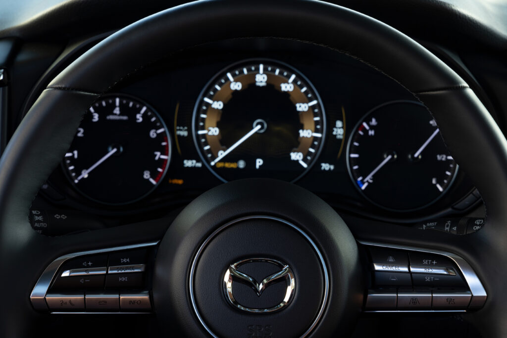 Mazda CX 50 - Instruments