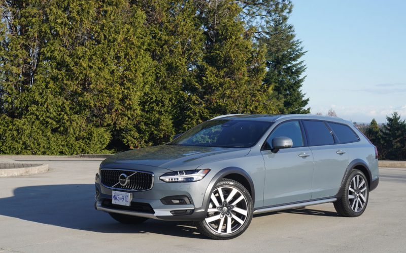 The new 2022 Volvo V90 Cross Country B6 AWD looks good in this park setting.