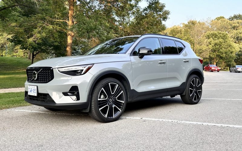 2024 Volvo XC40 B5 - Left Front