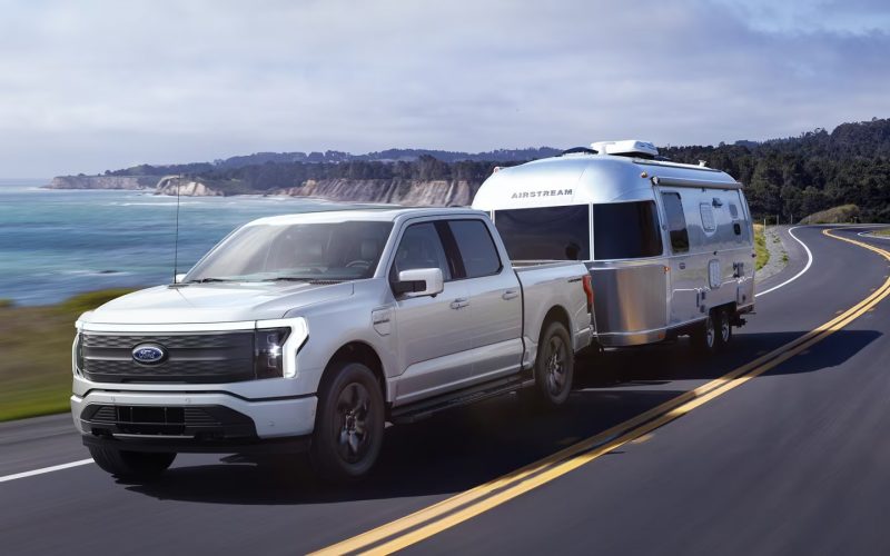 Ford F-150 Lightning Towing