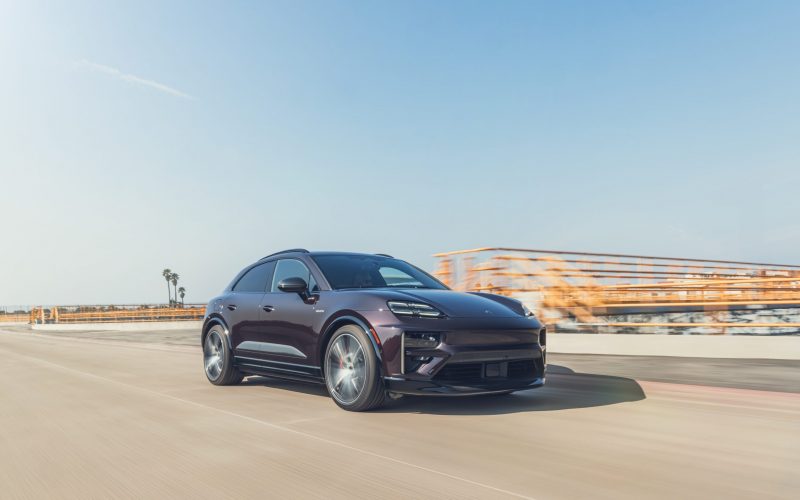 Porsche Macan - Front Right 3